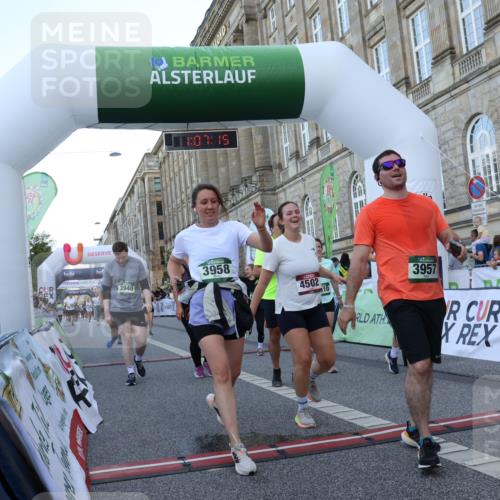 07.09.2025 - BARMER Alsterlauf Strokosch-Dieckow http://msf.ph/oto/8723506 07.09.2025 10:07:13 Ziel 2244, 2573, 2574, 2668, 3655, 3691, 3739, 3804, 3810, 3940, 3957, 3958, 4502, 5510, 5602, 5646, 5801, 5934, 6039, 8304, 8348 meine-sportfotos.de