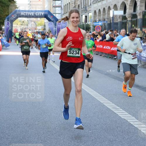 07.09.2025 - BARMER Alsterlauf Strokosch-Dieckow http://msf.ph/oto/8723553 07.09.2025 09:51:42 Ziel 2010, 2040, 2174, 2398, 2508, 2545, 2549, 2776, 3029, 3068, 3069, 3071, 3099, 3363, 3823, 3981, 4015, 4103, 4271, 4453, 4514, 4613, 4746, 4795, 5311, 5420, 5575, 5619, 5648, 6142, 6254, 6288, 8290, 8305, 8425 meine-sportfotos.de