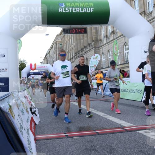 07.09.2025 - BARMER Alsterlauf Strokosch-Dieckow http://msf.ph/oto/8723565 07.09.2025 10:07:40 Ziel 2260, 2263, 2767, 2806, 2959, 3108, 3274, 3319, 3576, 3807, 3878, 4061, 4153, 4263, 4409, 4710, 4715, 4736, 5113, 5292, 5361, 5364, 6063, 8205, 8363 meine-sportfotos.de