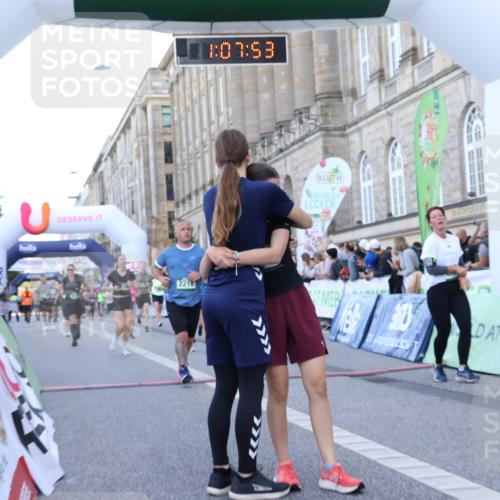 07.09.2025 - BARMER Alsterlauf Strokosch-Dieckow http://msf.ph/oto/8723588 07.09.2025 10:07:51 Ziel 2109, 2110, 2218, 2520, 2637, 2939, 3108, 3109, 3196, 3343, 3782, 3820, 4063, 4309, 4736, 4859, 4957, 5060, 5932, 6061 meine-sportfotos.de