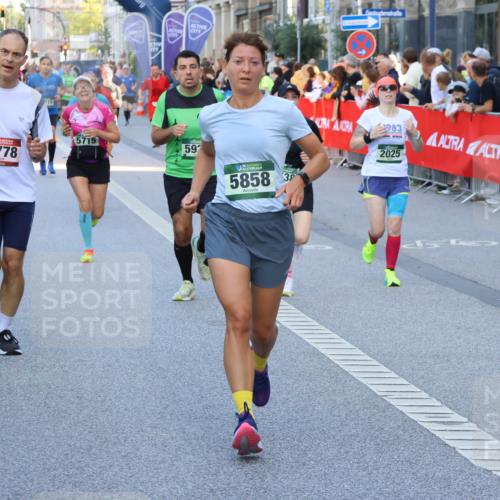 07.09.2025 - BARMER Alsterlauf Strokosch-Dieckow http://msf.ph/oto/8723612 07.09.2025 09:51:31 Ziel 2165, 2174, 2242, 2451, 2545, 2823, 2879, 3071, 3099, 3363, 3556, 3601, 3750, 3823, 3981, 4271, 4420, 4613, 4795, 4979, 5326, 5643, 5853, 5884, 5886, 5940, 5969, 6142, 6254 meine-sportfotos.de