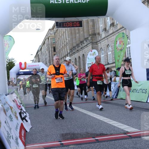 07.09.2025 - BARMER Alsterlauf Strokosch-Dieckow http://msf.ph/oto/8723613 07.09.2025 10:08:05 Ziel 2233, 2353, 2372, 2662, 2755, 2893, 2965, 3063, 3265, 3864, 3976, 4110, 4860, 5173, 5212, 5315, 5399, 5402, 5524, 5593, 5854, 5939, 6140, 6141, 8282 meine-sportfotos.de