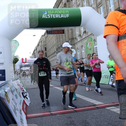 07.09.2025 - BARMER Alsterlauf Strokosch-Dieckow http://msf.ph/oto/8723620 07.09.2025 10:08:08 Ziel 2233, 2353, 2372, 2662, 2755, 2893, 2962, 2965, 3063, 3837, 3864, 3976, 4110, 4860, 5173, 5212, 5315, 5399, 5402, 5475, 5593, 5854, 5935, 5939, 6140, 6141, 6219, 6343, 8282 meine-sportfotos.de