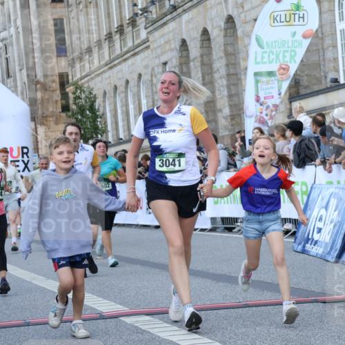07.09.2025 - BARMER Alsterlauf Strokosch-Dieckow http://msf.ph/oto/8723697 07.09.2025 10:08:44 Ziel 2723, 3041, 3192, 3234, 3477, 4086, 4087, 4088, 4449, 4450, 5053, 5139, 5404, 5902, 6210, 8164, 8244 meine-sportfotos.de