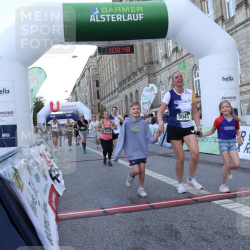 07.09.2025 - BARMER Alsterlauf Strokosch-Dieckow http://msf.ph/oto/8723702 07.09.2025 10:08:46 Ziel 2360, 3041, 3234, 3477, 4086, 4087, 4088, 4449, 4450, 5053, 5139, 5404, 5902, 6210, 8164, 8244 meine-sportfotos.de