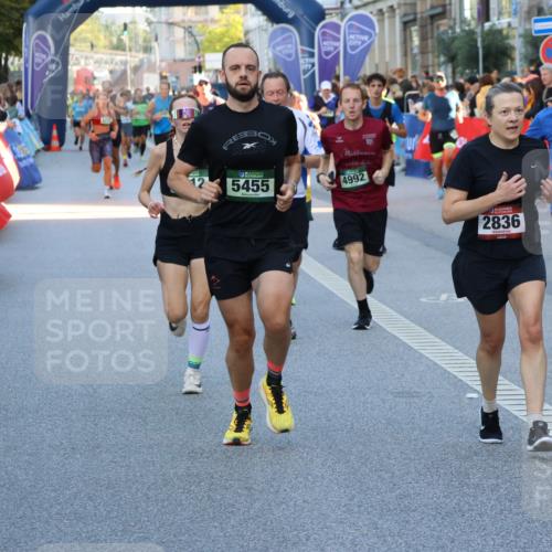 07.09.2025 - BARMER Alsterlauf Strokosch-Dieckow http://msf.ph/oto/8723728 07.09.2025 09:51:15 Ziel 2165, 2416, 2681, 2879, 3247, 3538, 3556, 4157, 4173, 4420, 5063, 5125, 5179, 5234, 5376, 5710, 5715, 5807, 8075, 8200, 8292, 8477 meine-sportfotos.de