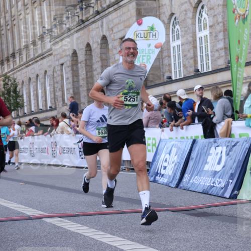 07.09.2025 - BARMER Alsterlauf Strokosch-Dieckow http://msf.ph/oto/8723759 07.09.2025 10:09:13 Ziel 2479, 2480, 2591, 2654, 2657, 3130, 3784, 3883, 5244, 5251, 5272, 5369, 5536, 5651, 5746, 8187 meine-sportfotos.de