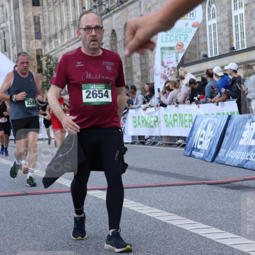 07.09.2025 - BARMER Alsterlauf Strokosch-Dieckow http://msf.ph/oto/8723765 07.09.2025 10:09:15 Ziel 2479, 2480, 2591, 2654, 2657, 3130, 3202, 3203, 3224, 3784, 3883, 3900, 5244, 5251, 5272, 5369, 5536, 5600, 5601, 5651, 5746 meine-sportfotos.de