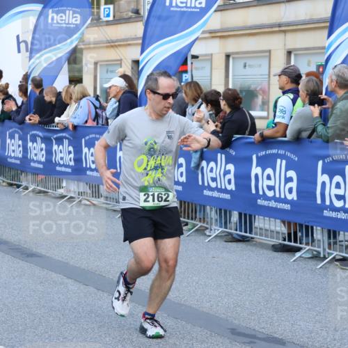 07.09.2025 - BARMER Alsterlauf Strokosch-Dieckow http://msf.ph/oto/8723766 07.09.2025 09:51:11 Ziel 2025, 2416, 2681, 2778, 3247, 3538, 4157, 4173, 4944, 5063, 5125, 5179, 5234, 5376, 5710, 5715, 5807, 5858, 5921, 8075, 8200, 8292, 8477 meine-sportfotos.de