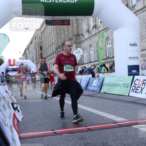 07.09.2025 - BARMER Alsterlauf Strokosch-Dieckow http://msf.ph/oto/8723768 07.09.2025 10:09:16 Ziel 2479, 2480, 2591, 2654, 2657, 3130, 3202, 3203, 3224, 3784, 3883, 3900, 5244, 5251, 5272, 5369, 5536, 5600, 5601, 5651, 5746, 6046, 6090 meine-sportfotos.de