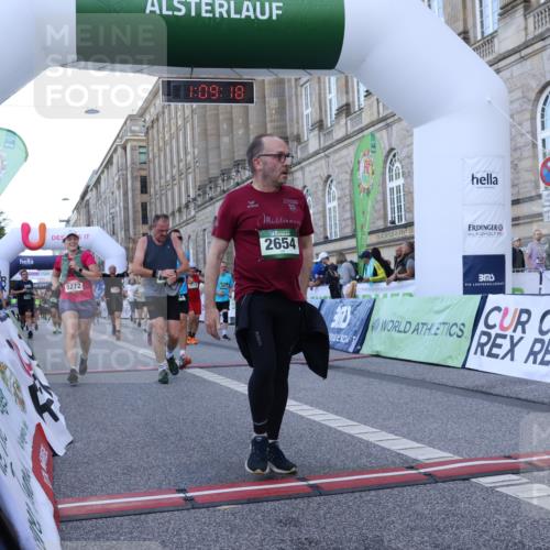 07.09.2025 - BARMER Alsterlauf Strokosch-Dieckow http://msf.ph/oto/8723770 07.09.2025 10:09:16 Ziel 2479, 2480, 2591, 2654, 2657, 3130, 3202, 3203, 3224, 3784, 3883, 3900, 5244, 5251, 5272, 5369, 5536, 5600, 5601, 5651, 5746, 6046, 6090 meine-sportfotos.de