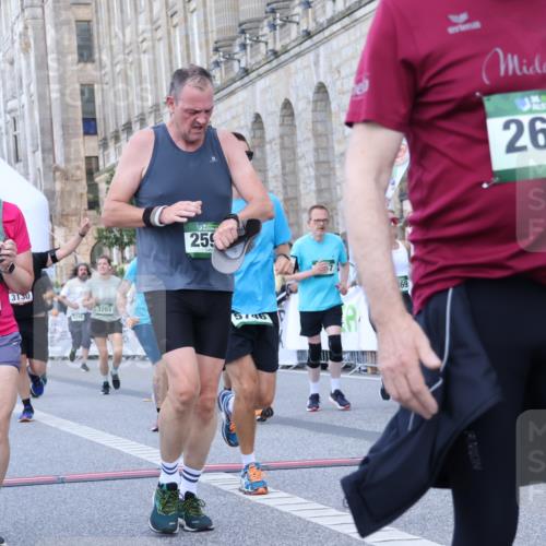 07.09.2025 - BARMER Alsterlauf Strokosch-Dieckow http://msf.ph/oto/8723771 07.09.2025 10:09:17 Ziel 2479, 2480, 2591, 2654, 2657, 3130, 3202, 3203, 3224, 3784, 3883, 3900, 4348, 5089, 5244, 5251, 5272, 5369, 5536, 5600, 5601, 5651, 5746, 6046, 6090, 6092, 8109 meine-sportfotos.de