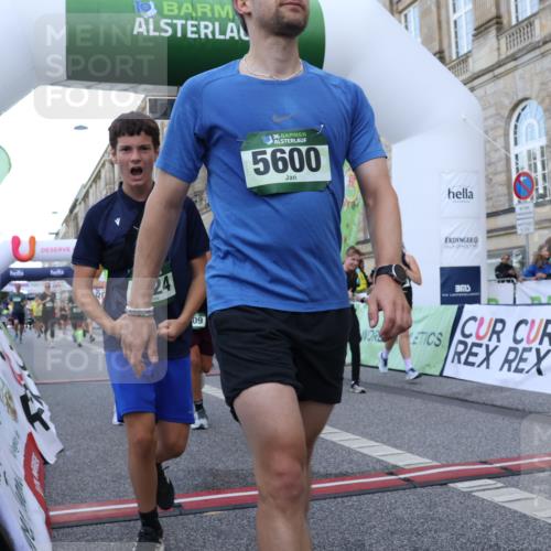 07.09.2025 - BARMER Alsterlauf Strokosch-Dieckow http://msf.ph/oto/8723800 07.09.2025 10:09:25 Ziel 2367, 3201, 3202, 3203, 3224, 3637, 3784, 3900, 4057, 4084, 4348, 4458, 4568, 4803, 5089, 5262, 5600, 5601, 5883, 6033, 6046, 6090, 6092, 8109 meine-sportfotos.de