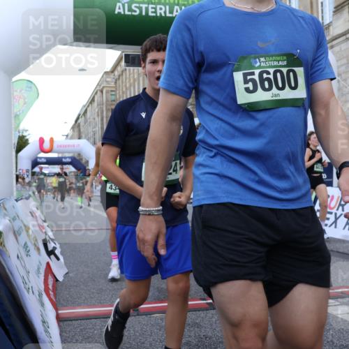 07.09.2025 - BARMER Alsterlauf Strokosch-Dieckow http://msf.ph/oto/8723801 07.09.2025 10:09:25 Ziel 2367, 3201, 3202, 3203, 3224, 3637, 3784, 3900, 4057, 4084, 4348, 4458, 4568, 4803, 5089, 5262, 5600, 5601, 5883, 6033, 6046, 6090, 6092, 8109 meine-sportfotos.de