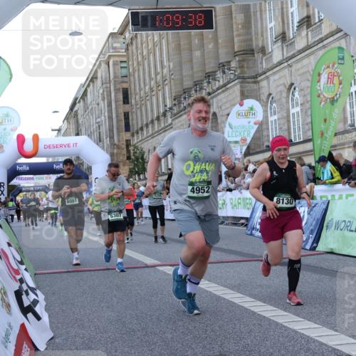 07.09.2025 - BARMER Alsterlauf Strokosch-Dieckow http://msf.ph/oto/8723832 07.09.2025 10:09:36 Ziel 2489, 3318, 3475, 4421, 4863, 4952, 5255, 5262, 5307, 5663, 6081, 6083, 6184, 6196, 6260, 8130 meine-sportfotos.de