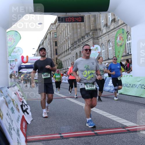 07.09.2025 - BARMER Alsterlauf Strokosch-Dieckow http://msf.ph/oto/8723838 07.09.2025 10:09:39 Ziel 2489, 3318, 3475, 3674, 3795, 4421, 4567, 4863, 4952, 5255, 5307, 5663, 6081, 6083, 6184, 6196, 6260, 8130, 8289 meine-sportfotos.de