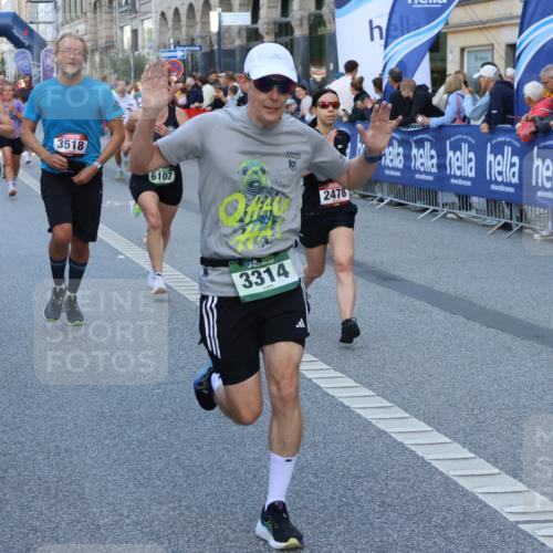 07.09.2025 - BARMER Alsterlauf Strokosch-Dieckow http://msf.ph/oto/8723873 07.09.2025 09:50:57 Ziel 2025, 2322, 2416, 2609, 2778, 2802, 3059, 3447, 3538, 3546, 3618, 3812, 4161, 4162, 4173, 4223, 4300, 4619, 4895, 4944, 4992, 5051, 5179, 5358, 5455, 5715, 5858, 5905, 5921, 8318 meine-sportfotos.de