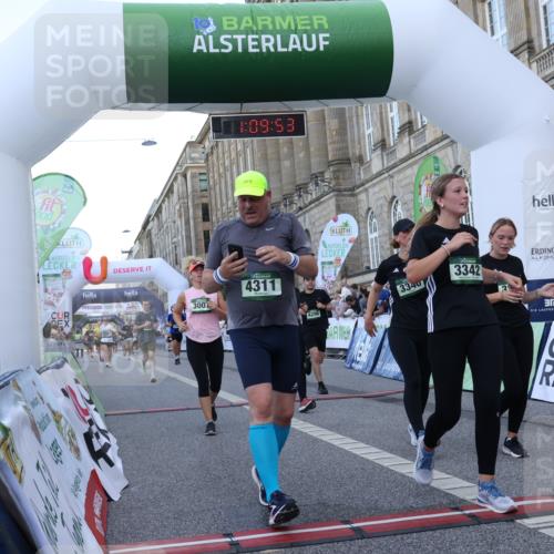 07.09.2025 - BARMER Alsterlauf Strokosch-Dieckow http://msf.ph/oto/8723875 07.09.2025 10:09:51 Ziel 2793, 3007, 3254, 3340, 3341, 3342, 3603, 3825, 4296, 4311, 4377, 4435, 5188, 8365 meine-sportfotos.de