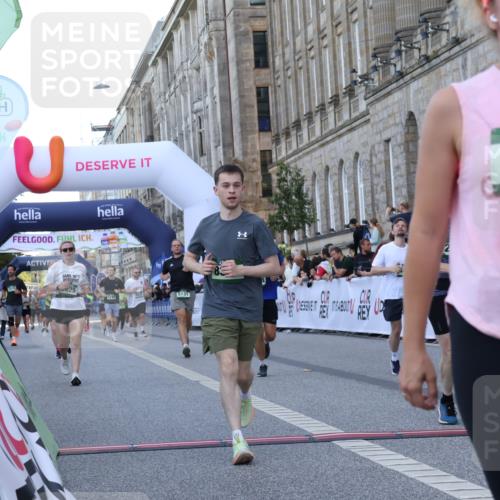 07.09.2025 - BARMER Alsterlauf Strokosch-Dieckow http://msf.ph/oto/8723882 07.09.2025 10:09:54 Ziel 2793, 3007, 3254, 3340, 3341, 3342, 3603, 3770, 3825, 4296, 4311, 4377, 4435, 5131, 5263, 8365 meine-sportfotos.de