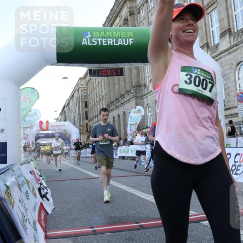 07.09.2025 - BARMER Alsterlauf Strokosch-Dieckow http://msf.ph/oto/8723887 07.09.2025 10:09:55 Ziel 2793, 3007, 3254, 3340, 3341, 3770, 3825, 4296, 4377, 4435, 5131, 5263, 8365 meine-sportfotos.de