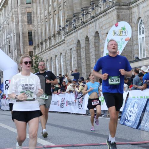 07.09.2025 - BARMER Alsterlauf Strokosch-Dieckow http://msf.ph/oto/8723895 07.09.2025 10:09:58 Ziel 2793, 3254, 3770, 3825, 4155, 4435, 4522, 5131, 5263, 5519, 5533, 6190, 8365 meine-sportfotos.de