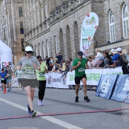 07.09.2025 - BARMER Alsterlauf Strokosch-Dieckow http://msf.ph/oto/8723918 07.09.2025 10:10:08 Ziel 2925, 4155, 4260, 4474, 4522, 4743, 4915, 5052, 5443, 5519, 5533, 5821, 6190 meine-sportfotos.de
