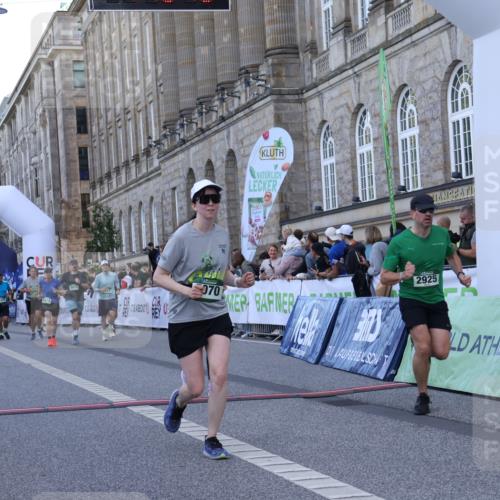 07.09.2025 - BARMER Alsterlauf Strokosch-Dieckow http://msf.ph/oto/8723921 07.09.2025 10:10:09 Ziel 2925, 4155, 4260, 4474, 4743, 4906, 4915, 5052, 5443, 5821, 8115 meine-sportfotos.de