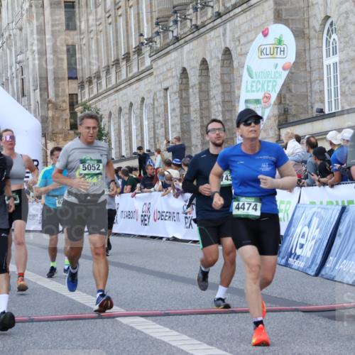 07.09.2025 - BARMER Alsterlauf Strokosch-Dieckow http://msf.ph/oto/8723934 07.09.2025 10:10:14 Ziel 2023, 2197, 2224, 2363, 2391, 2925, 3054, 4260, 4474, 4714, 4743, 4906, 4915, 5052, 5443, 5821, 6258, 8115 meine-sportfotos.de