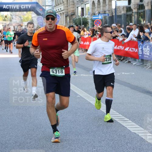 07.09.2025 - BARMER Alsterlauf Strokosch-Dieckow http://msf.ph/oto/8723952 07.09.2025 09:50:46 Ziel 2162, 2203, 2322, 2609, 2836, 2897, 3059, 3148, 3447, 3476, 3525, 3618, 3812, 3835, 4162, 4300, 4895, 4936, 4992, 5028, 5358, 5426, 5455, 5772, 5899, 6176, 8174, 8318 meine-sportfotos.de