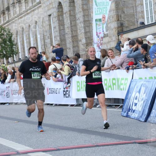 07.09.2025 - BARMER Alsterlauf Strokosch-Dieckow http://msf.ph/oto/8723961 07.09.2025 10:10:23 Ziel 2023, 2082, 2197, 2224, 2586, 2622, 2639, 2787, 2805, 3054, 4203, 4714, 4893, 4933, 4935, 6000, 6159, 8147, 8162 meine-sportfotos.de