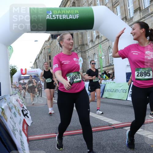 07.09.2025 - BARMER Alsterlauf Strokosch-Dieckow http://msf.ph/oto/8724015 07.09.2025 10:10:39 Ziel 1160, 2352, 2474, 2632, 2865, 2895, 2907, 3250, 3470, 3756, 3757, 3758, 4058, 4099, 4202, 4291, 4302, 4554, 4622, 4667, 5176, 5285, 5319, 5652, 5816, 5829, 5879, 5893, 5896, 8423, 8463 meine-sportfotos.de