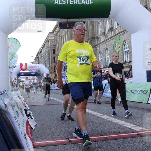 07.09.2025 - BARMER Alsterlauf Strokosch-Dieckow http://msf.ph/oto/8724087 07.09.2025 10:11:12 Ziel 2091, 2116, 2422, 2558, 3043, 3044, 3700, 4137, 4244, 4261, 4313, 4321, 4373, 4615, 4796, 4912, 4913, 5010, 5419, 5581, 5624, 5703, 5988, 6052, 8471 meine-sportfotos.de