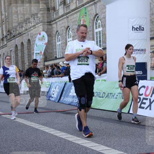 07.09.2025 - BARMER Alsterlauf Strokosch-Dieckow http://msf.ph/oto/8724102 07.09.2025 10:11:18 Ziel 2116, 2460, 3043, 3044, 3094, 3600, 3647, 4239, 4261, 4380, 4381, 4615, 4912, 5419, 5581, 5988, 6052, 8340 meine-sportfotos.de