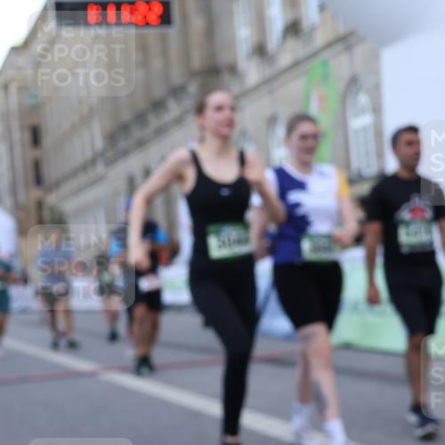 07.09.2025 - BARMER Alsterlauf Strokosch-Dieckow http://msf.ph/oto/8724111 07.09.2025 10:11:21 Ziel 2460, 2966, 3043, 3044, 3094, 3600, 3647, 4239, 4261, 4380, 4381, 4515, 5419, 5581, 6052, 8340 meine-sportfotos.de