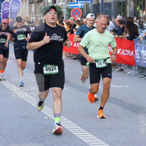 07.09.2025 - BARMER Alsterlauf Strokosch-Dieckow http://msf.ph/oto/8724137 07.09.2025 09:50:18 Ziel 2122, 2794, 3158, 3175, 3255, 3314, 3411, 3510, 3518, 3623, 3858, 3896, 4160, 4164, 4336, 4499, 4663, 5018, 5316, 5318, 5383, 5425, 5441, 5579, 5642, 5661, 6235, 8043, 8240, 8249, 8250 meine-sportfotos.de