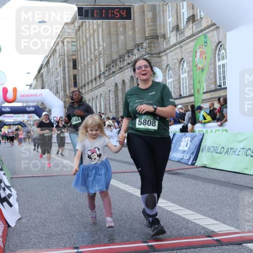 07.09.2025 - BARMER Alsterlauf Strokosch-Dieckow http://msf.ph/oto/8724179 07.09.2025 10:11:52 Ziel 2754, 2860, 2915, 3089, 3164, 5808 meine-sportfotos.de