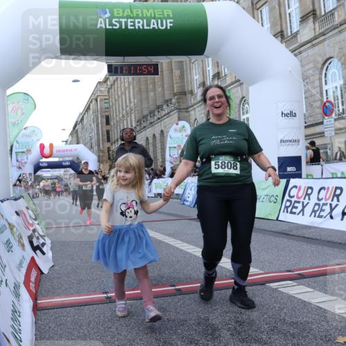 07.09.2025 - BARMER Alsterlauf Strokosch-Dieckow http://msf.ph/oto/8724182 07.09.2025 10:11:53 Ziel 2754, 2860, 2915, 3089, 3164, 5808 meine-sportfotos.de