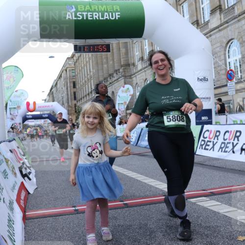 07.09.2025 - BARMER Alsterlauf Strokosch-Dieckow http://msf.ph/oto/8724183 07.09.2025 10:11:53 Ziel 2754, 2860, 2915, 3089, 3164, 5808 meine-sportfotos.de