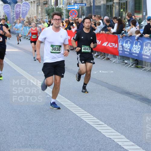 07.09.2025 - BARMER Alsterlauf Strokosch-Dieckow http://msf.ph/oto/8724190 07.09.2025 09:50:08 Ziel 2122, 2328, 2697, 2794, 2906, 2912, 2985, 3037, 3158, 3175, 3195, 3299, 3320, 3728, 3858, 3896, 4160, 4164, 4336, 4663, 4988, 5215, 5318, 5425, 5441, 5470, 5565, 5579, 5587, 5642, 5776, 5812, 6133, 6235, 6252, 8043, 8240, 8249, 8250, 8415 meine-sportfotos.de