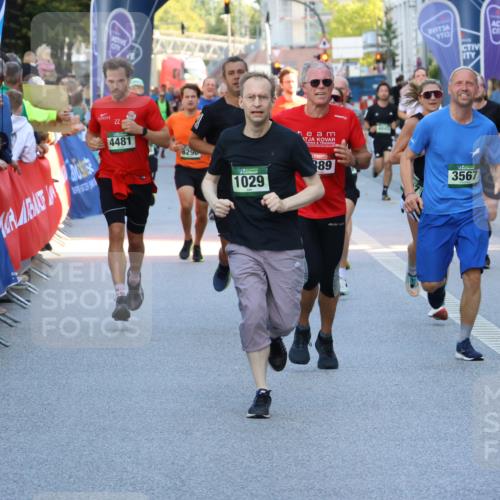07.09.2025 - BARMER Alsterlauf Strokosch-Dieckow http://msf.ph/oto/8724236 07.09.2025 09:49:58 Ziel 2328, 2697, 2906, 2912, 2985, 3032, 3037, 3195, 3299, 3320, 3579, 3728, 3819, 3858, 3896, 4326, 4924, 4988, 5215, 5372, 5428, 5441, 5460, 5470, 5565, 5587, 5722, 5776, 5812, 6133, 6252, 6311, 8043, 8262, 8377, 8415, 8419 meine-sportfotos.de