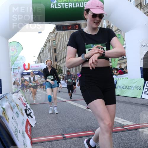 07.09.2025 - BARMER Alsterlauf Strokosch-Dieckow http://msf.ph/oto/8724241 07.09.2025 10:12:17 Ziel 2293, 2772, 2820, 2846, 2847, 2934, 3327, 3348, 3349, 3366, 3367, 3393, 3398, 3692, 3783, 3792, 3867, 4970, 5418, 5448, 5649, 5650, 5758, 5760, 6008, 6130, 6144, 6180, 8038, 8039, 8126, 8264 meine-sportfotos.de