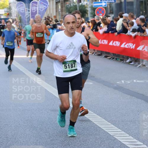 07.09.2025 - BARMER Alsterlauf Strokosch-Dieckow http://msf.ph/oto/8724270 07.09.2025 09:49:50 Ziel 2301, 2484, 2629, 2906, 2912, 3030, 3032, 3404, 3579, 3819, 4043, 4308, 4326, 4924, 5215, 5372, 5428, 5460, 5470, 5722, 5812, 6311, 8262, 8377, 8418, 8419 meine-sportfotos.de