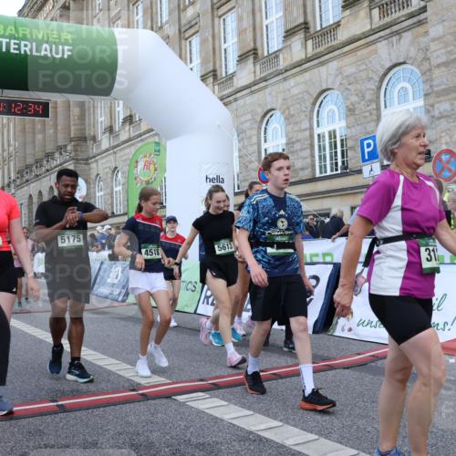 07.09.2025 - BARMER Alsterlauf Strokosch-Dieckow http://msf.ph/oto/8724283 07.09.2025 10:12:32 Ziel 2171, 2599, 2995, 3036, 3126, 3613, 3614, 4193, 4264, 4518, 4899, 5175, 5214, 5410, 5613, 5614, 5638, 5813, 5827, 5911, 5956, 6009, 8145, 8181, 8182, 8498 meine-sportfotos.de