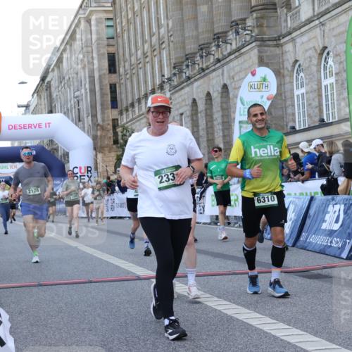 07.09.2025 - BARMER Alsterlauf Strokosch-Dieckow http://msf.ph/oto/8724318 07.09.2025 10:12:47 Ziel 2128, 2200, 2331, 2942, 3302, 3471, 3990, 4519, 4561, 4694, 5630, 6126, 6310, 8228, 8229 meine-sportfotos.de
