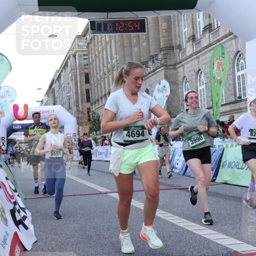 07.09.2025 - BARMER Alsterlauf Strokosch-Dieckow http://msf.ph/oto/8724332 07.09.2025 10:12:52 Ziel 2128, 2226, 3302, 3471, 3990, 4101, 4413, 4519, 4561, 4616, 4694, 4702, 5492, 5630, 6310, 8028, 8228, 8229 meine-sportfotos.de