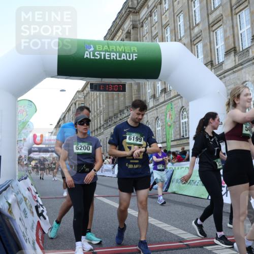 07.09.2025 - BARMER Alsterlauf Strokosch-Dieckow http://msf.ph/oto/8724366 07.09.2025 10:13:05 Ziel 3096, 3228, 3448, 3706, 3873, 3973, 4100, 4136, 4175, 4280, 4792, 4829, 5401, 6199, 6200, 8170 meine-sportfotos.de