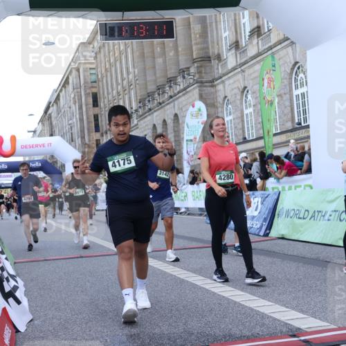 07.09.2025 - BARMER Alsterlauf Strokosch-Dieckow http://msf.ph/oto/8724374 07.09.2025 10:13:09 Ziel 2462, 3448, 3873, 3880, 3973, 4100, 4136, 4175, 4280, 4792, 5732, 5865, 5897, 8046, 8058, 8060, 8061, 8125 meine-sportfotos.de