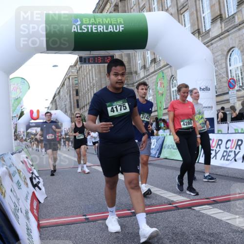 07.09.2025 - BARMER Alsterlauf Strokosch-Dieckow http://msf.ph/oto/8724378 07.09.2025 10:13:10 Ziel 2462, 3448, 3873, 3880, 3973, 4100, 4175, 4280, 4792, 5732, 5865, 5897, 8046, 8058, 8060, 8061, 8125 meine-sportfotos.de