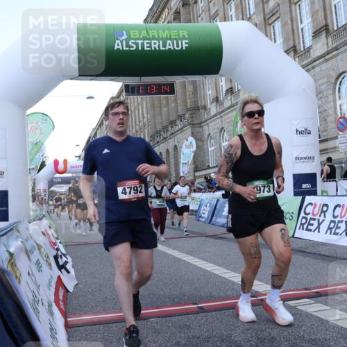 07.09.2025 - BARMER Alsterlauf Strokosch-Dieckow http://msf.ph/oto/8724384 07.09.2025 10:13:13 Ziel 2041, 2432, 2462, 3182, 3448, 3486, 3580, 3880, 3973, 4792, 4852, 5732, 5865, 5897, 8046, 8058, 8060, 8061, 8125, 8357 meine-sportfotos.de