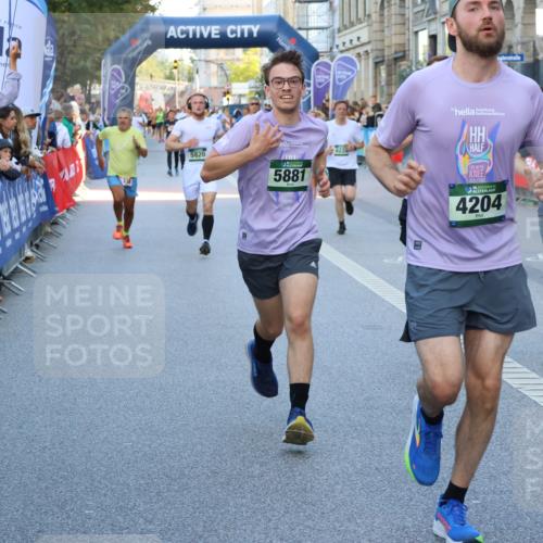07.09.2025 - BARMER Alsterlauf Strokosch-Dieckow http://msf.ph/oto/8724402 07.09.2025 09:49:28 Ziel 1029, 2147, 2164, 2402, 2881, 2889, 2918, 3567, 3818, 4426, 4481, 4535, 4637, 4678, 4826, 5091, 5187, 5230, 5499, 5784, 5823, 5870, 8092, 8207, 8311, 8312 meine-sportfotos.de
